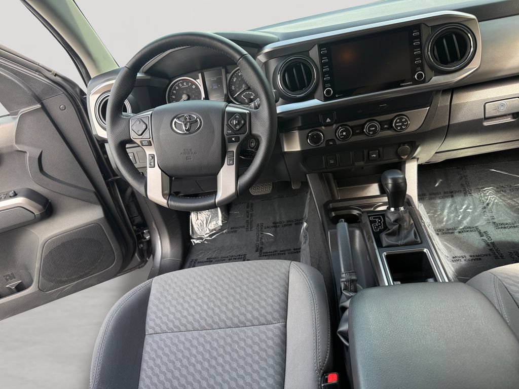Used 2022 Toyota Tacoma SR5 w/ SR5 Appearance Package (SM) AWD/4WD image 10