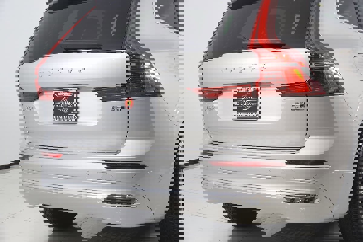 Used 2023 Volvo XC60 B5 Plus w/ Climate Package image 43