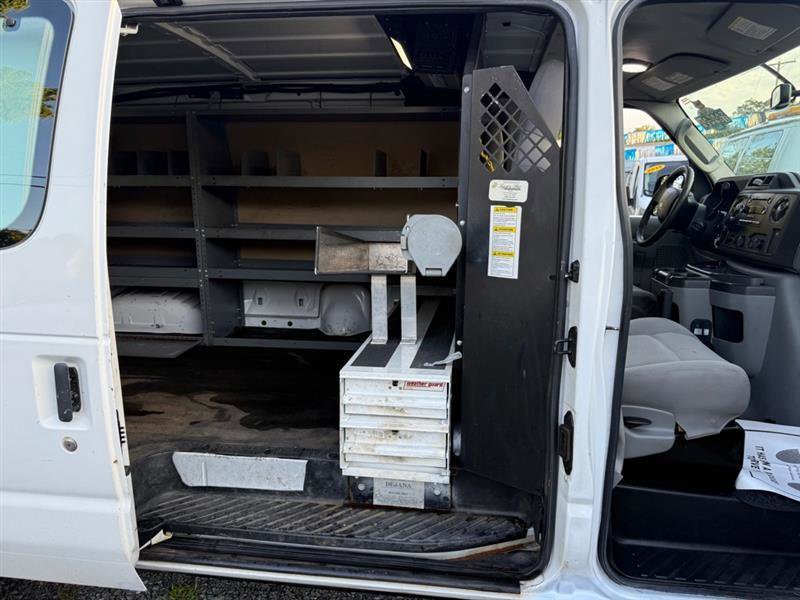 Used 2014 Ford E-150 and Econoline 150 E-150 w/ Power Group image 18