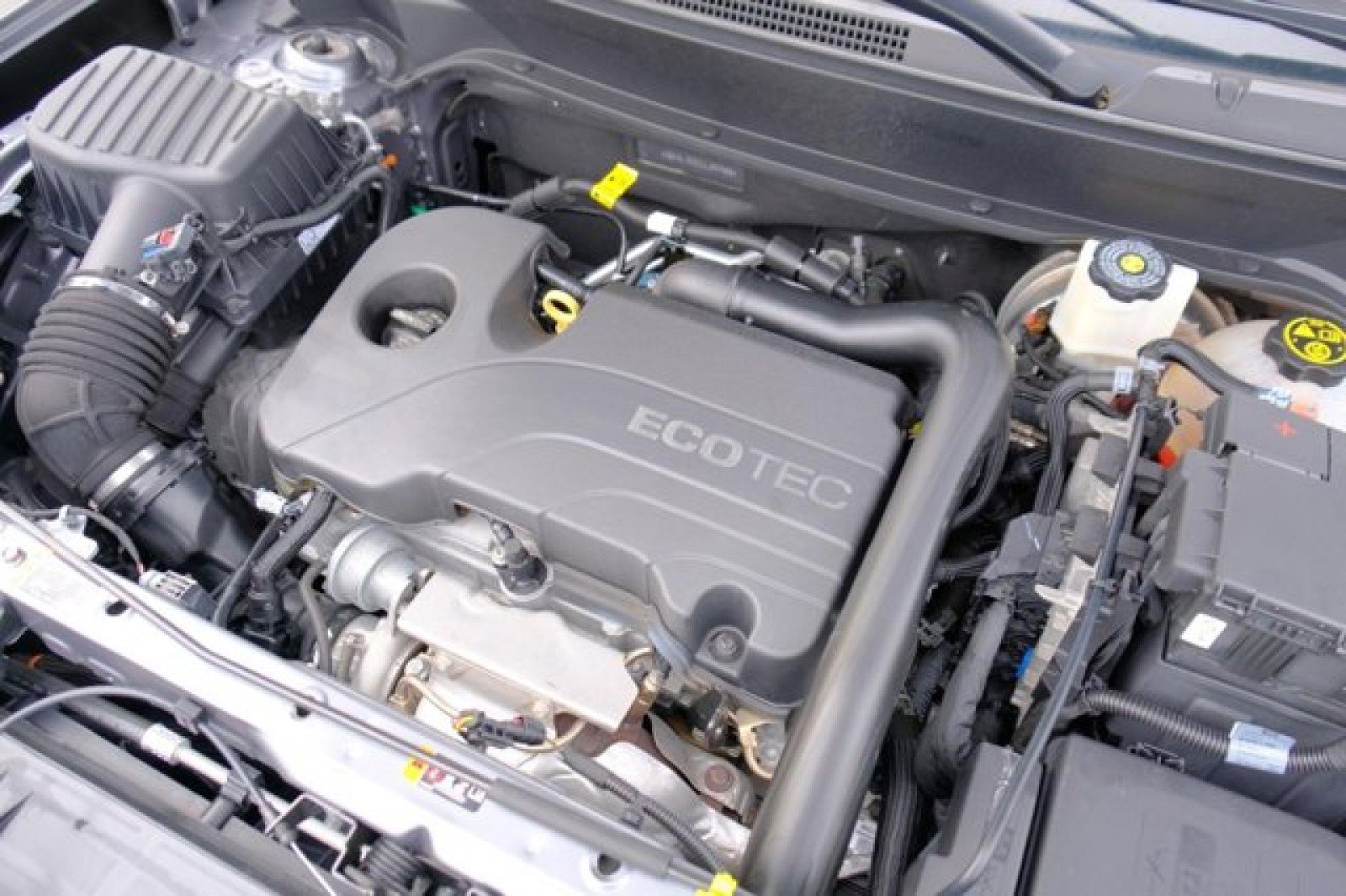 Used 2020 GMC Terrain SLE w/ Driver Convenience Package image 9