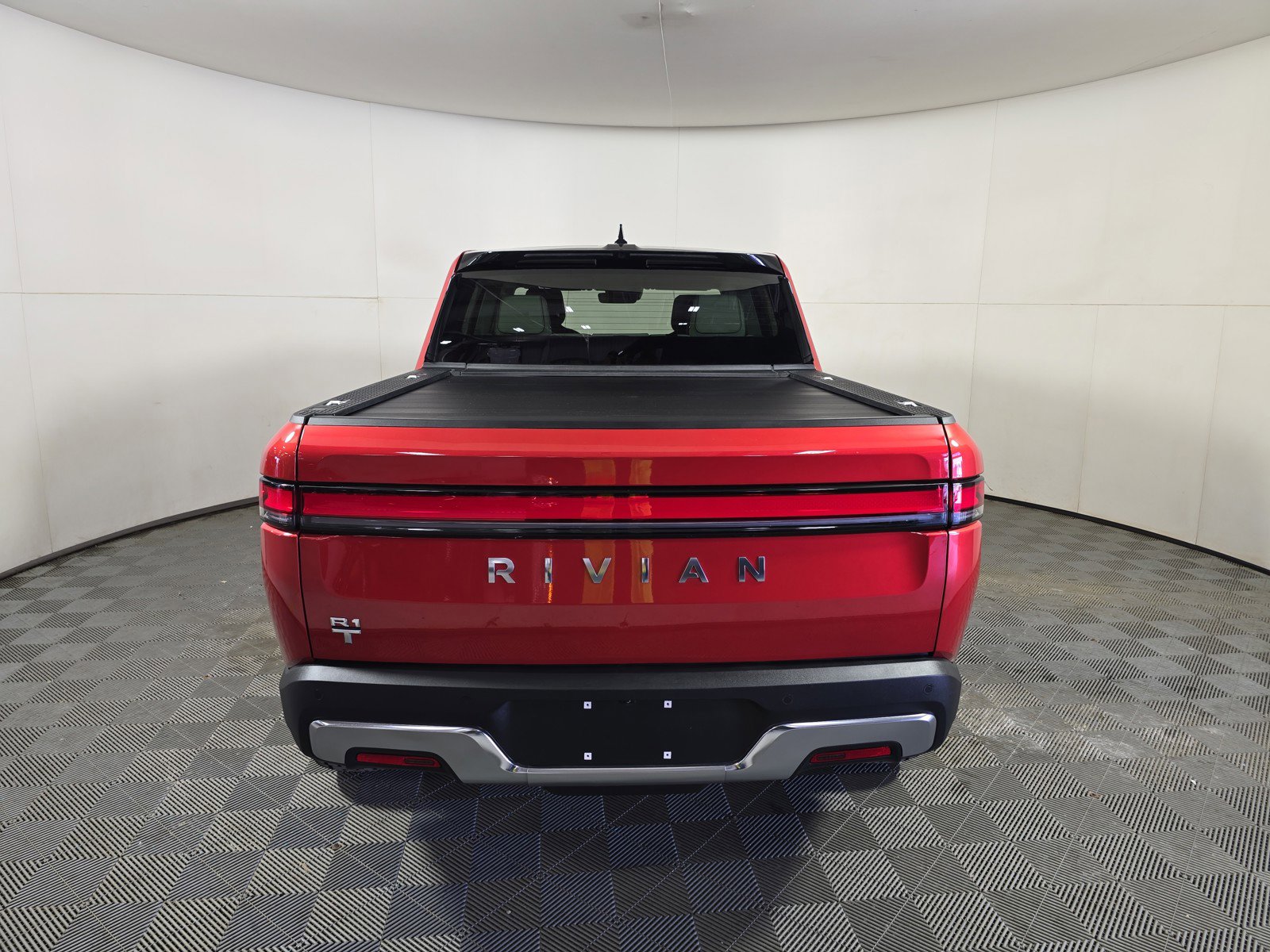 Used 2023 Rivian R1T Adventure AWD/4WD image 4