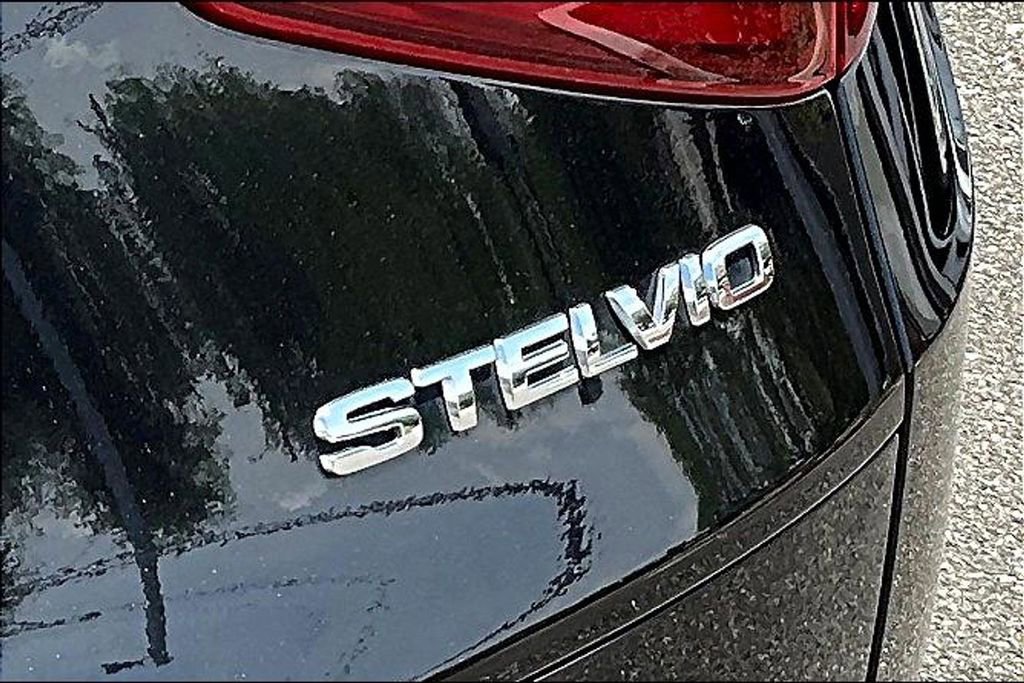 Used 2022 Alfa Romeo Stelvio Sprint AWD/4WD image 22