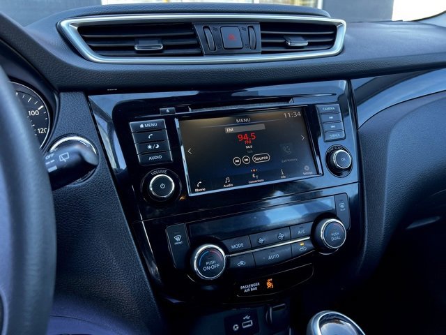 Used 2020 Nissan Rogue Sport SV image 40