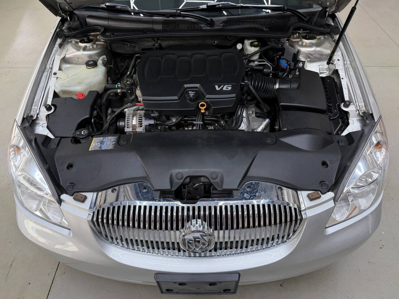Used 2009 Buick Lucerne CXL w/ Driver Confidence Package FWD image 7