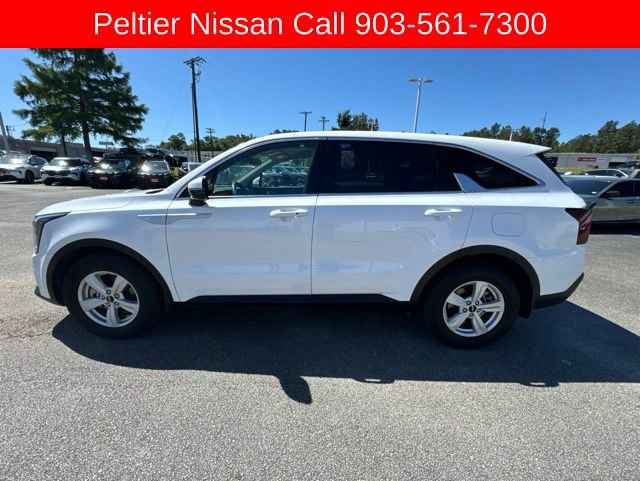 Used 2025 Kia Sorento LX FWD image 6