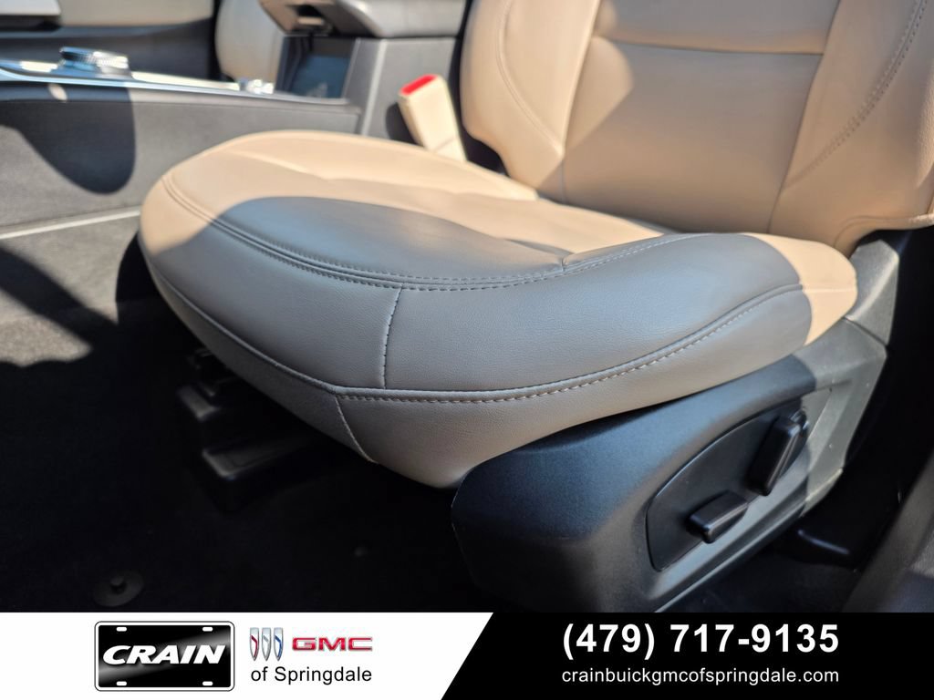 Used 2023 Ford Explorer XLT w/ Equipment Group 202A AWD/4WD image 23