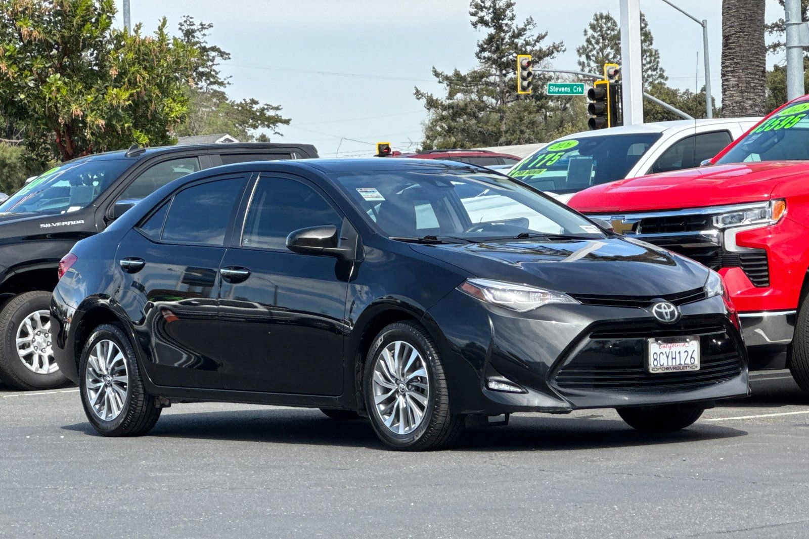 Used 2018 Toyota Corolla XLE image 2