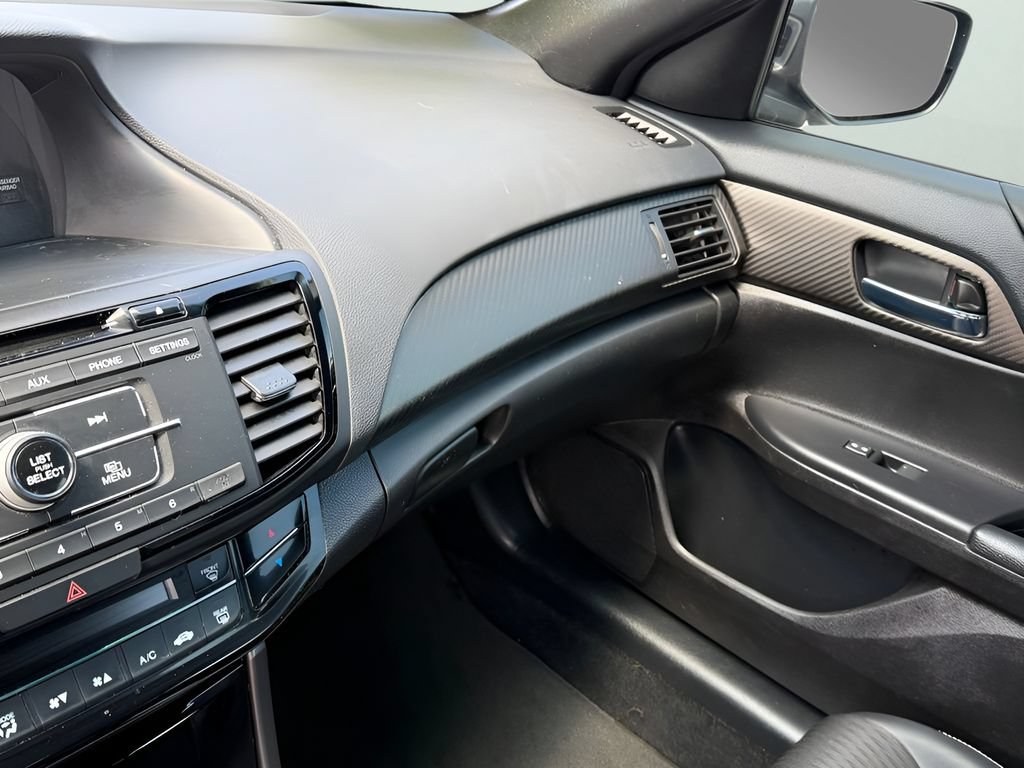 Used 2017 Honda Accord Sport image 24