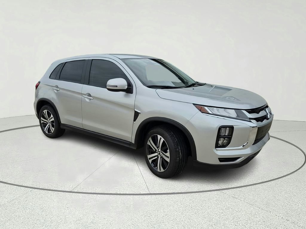 Used 2025 Mitsubishi Outlander Sport SE image 3
