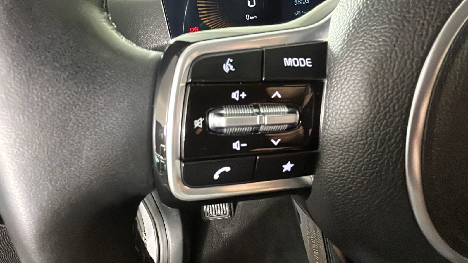 Used 2024 Kia Sorento X-Line EX AWD/4WD image 18