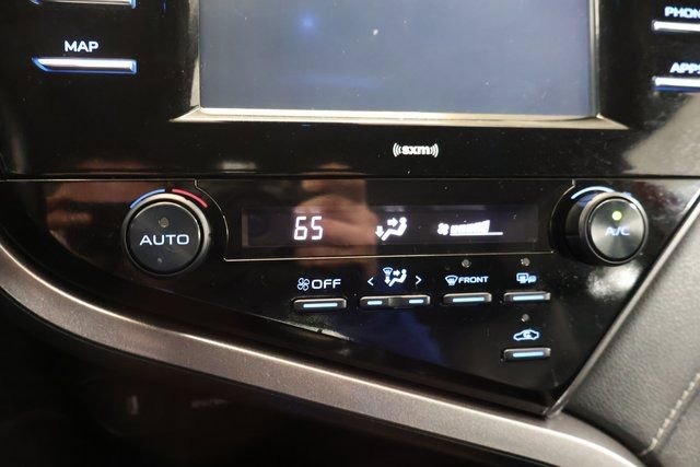 Certified 2020 Toyota Camry SE image 21