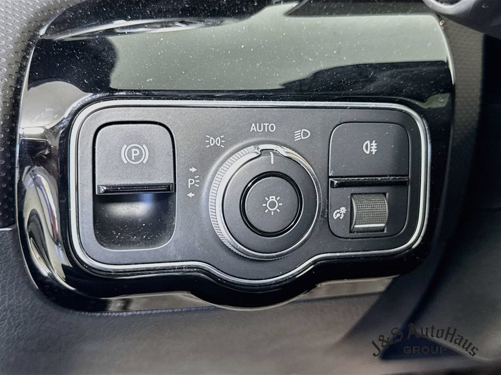 Used 2020 Mercedes-Benz CLA 250 image 10