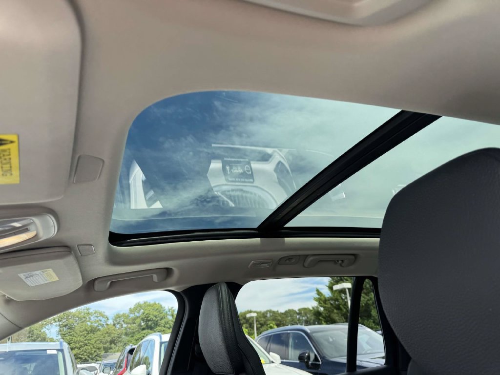 Certified 2023 Volvo XC90 B6 Core w/ Protection Package Premier AWD/4WD image 18