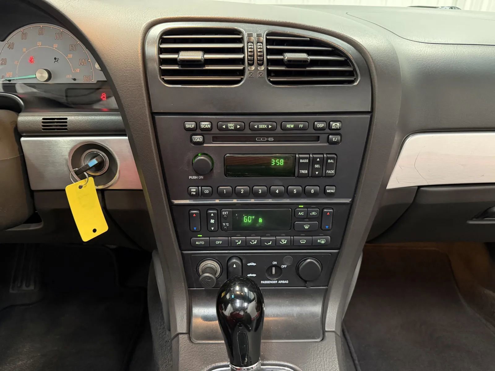 Used 2002 Ford Thunderbird image 32