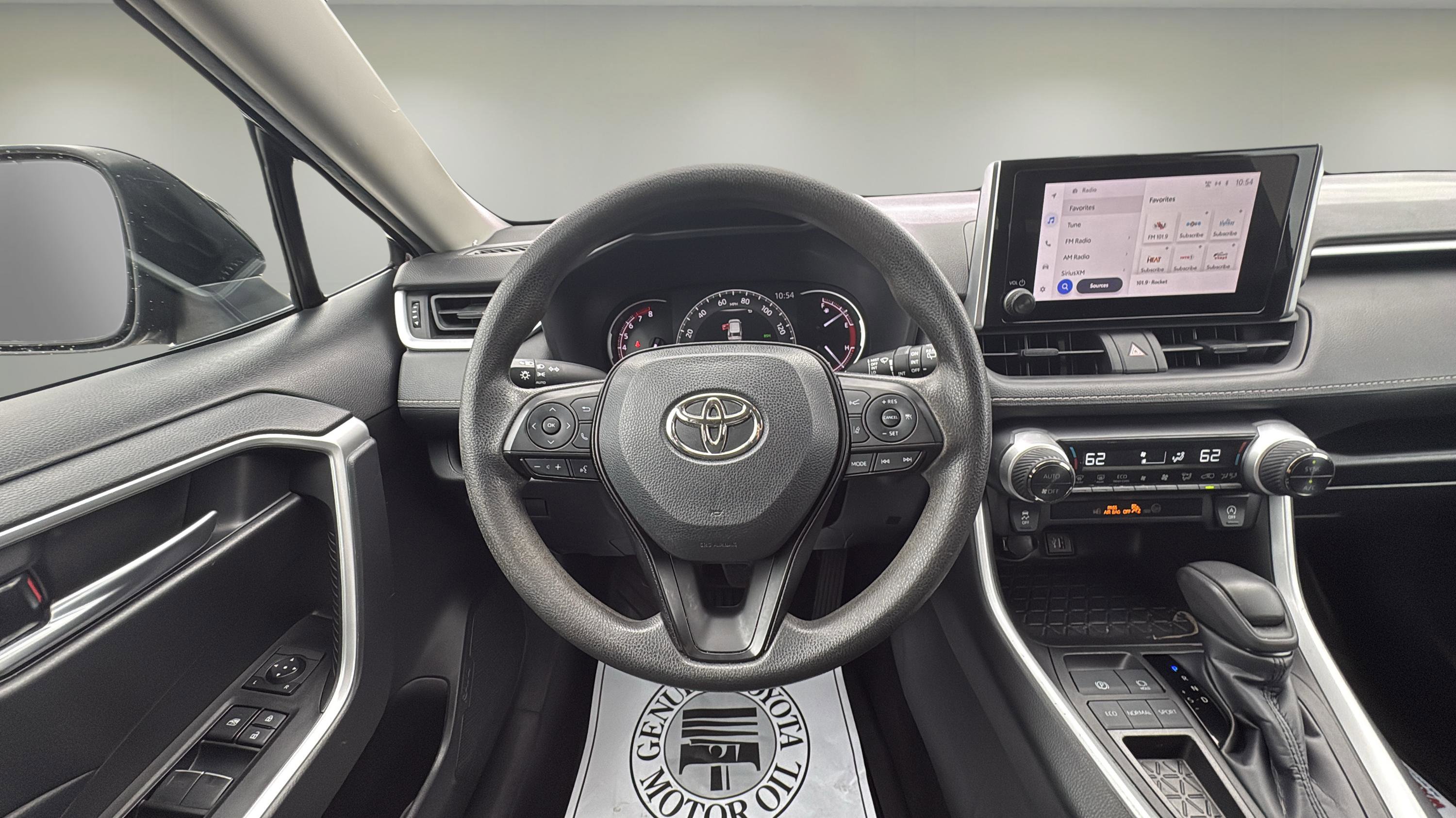 Used 2023 Toyota RAV4 XLE image 11