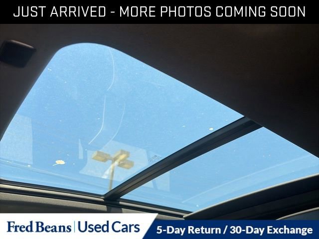 Used 2021 GMC Yukon SLT w/ SLT Premium Package AWD/4WD image 12