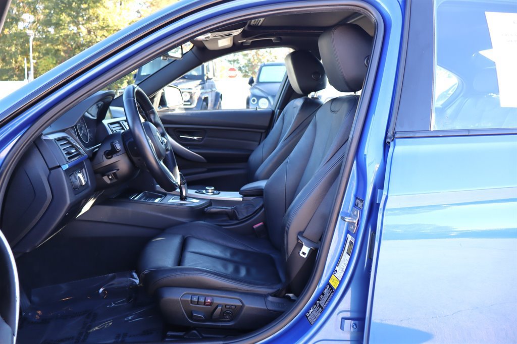 Used 2013 BMW 335i xDrive Sedan AWD/4WD image 17