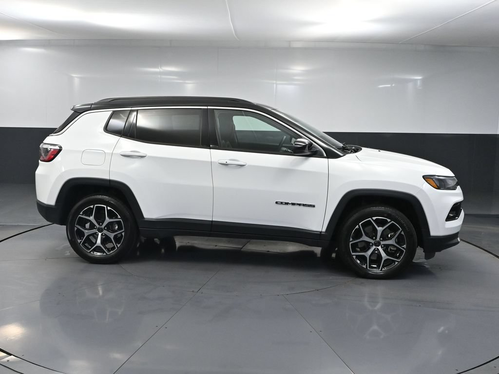 Used 2026 Jeep Compass Limited AWD/4WD image 3