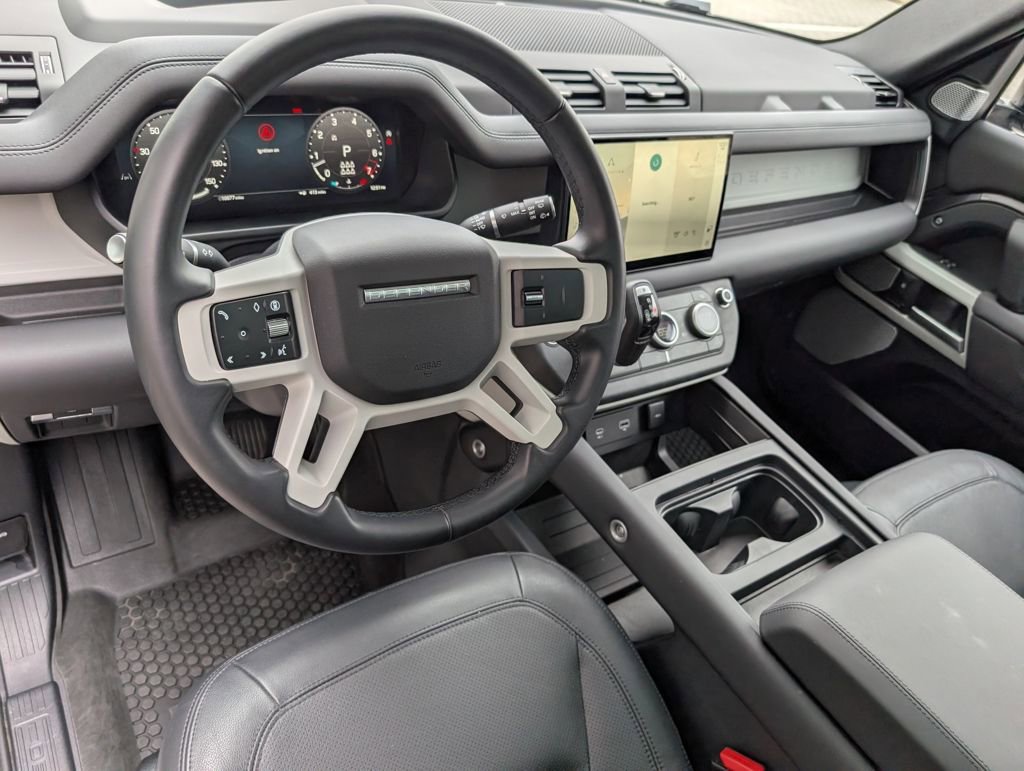 Used 2024 Land Rover Defender 130 S image 5