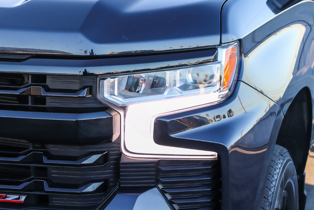Used 2024 Chevrolet Silverado 1500 LT Trail Boss w/ Convenience Package II AWD/4WD image 5