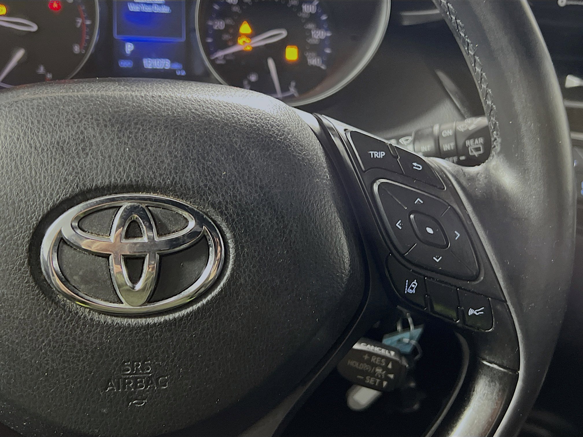 Used 2018 Toyota C-HR XLE image 20
