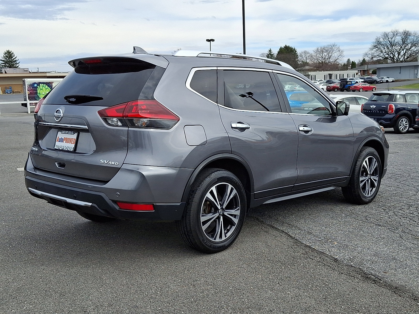 Used 2019 Nissan Rogue SV w/ Premium Package image 6