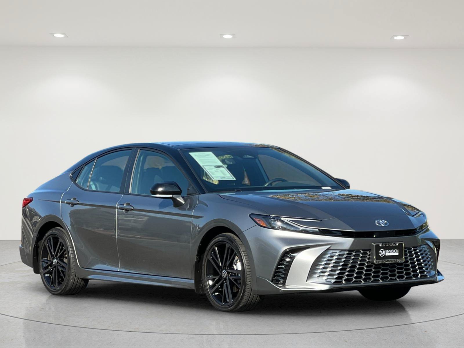 Used 2025 Toyota Camry XSE FWD image 7