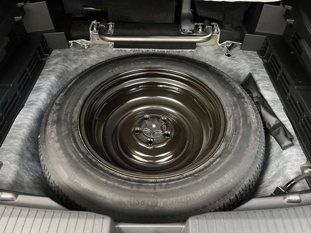 Used 2025 Nissan Rogue SV image 33