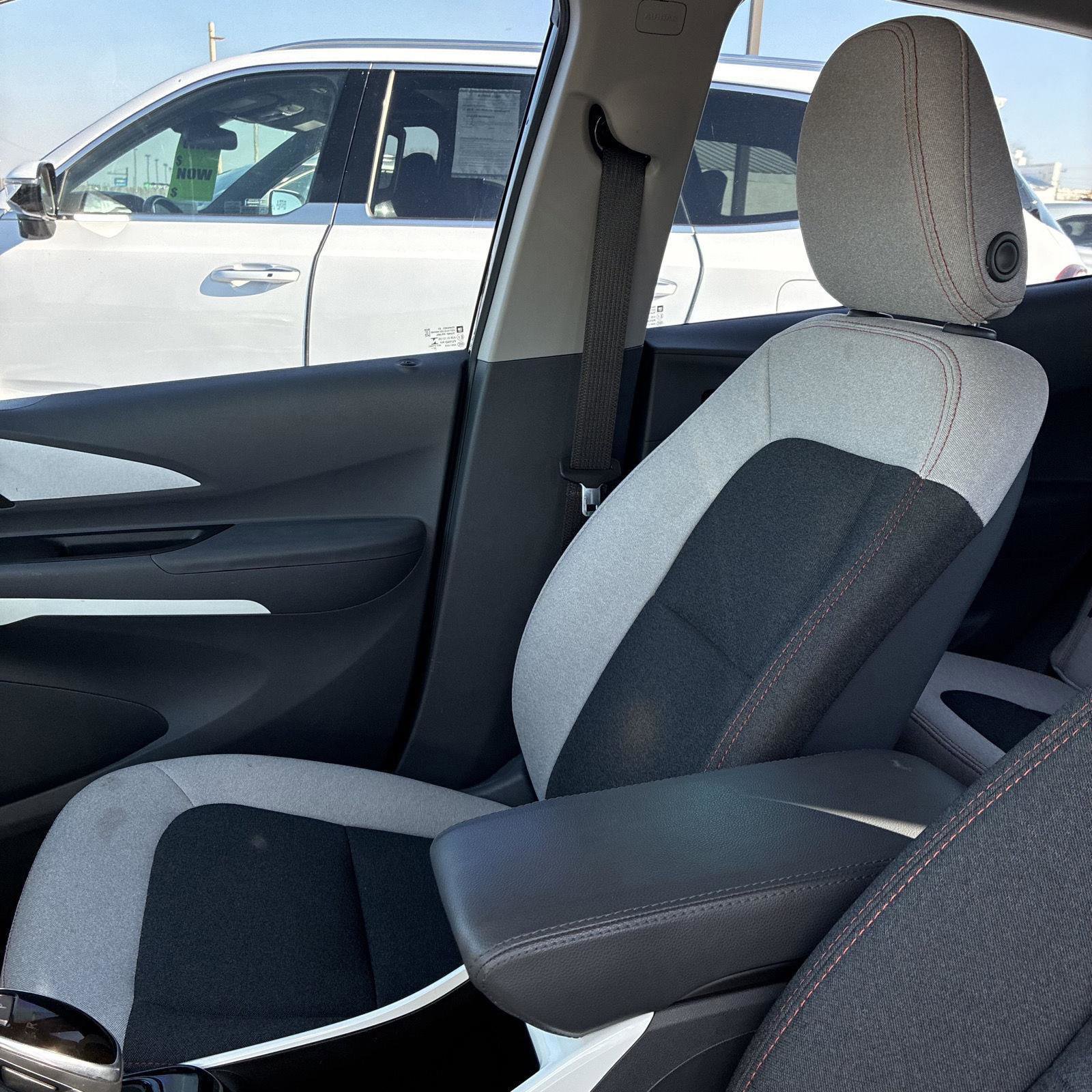 Used 2021 Chevrolet Bolt LT image 4