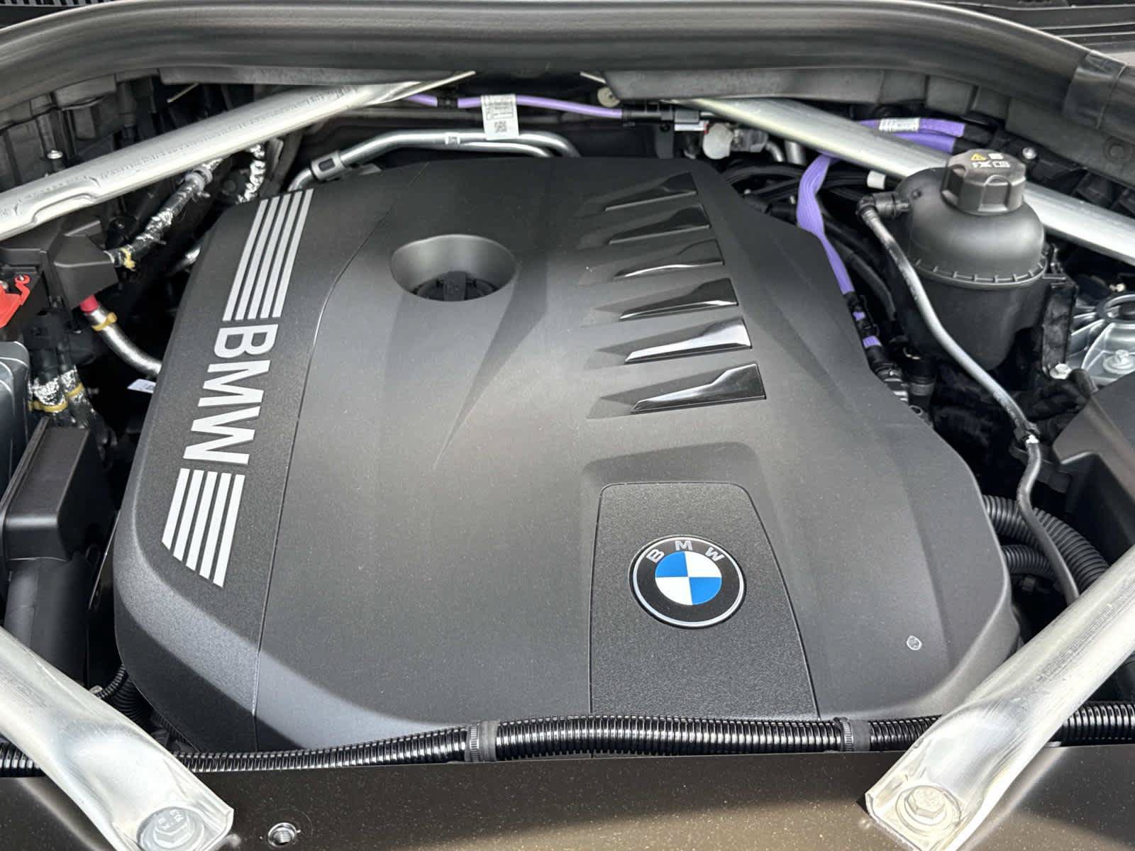 New 2026 BMW X5 xDrive40i w/ M Sport Package AWD/4WD image 13