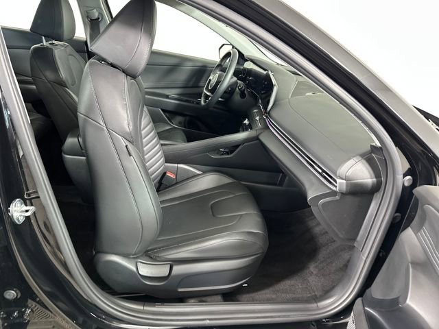 Used 2024 Hyundai Elantra Limited image 28
