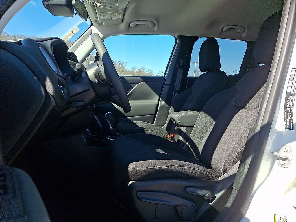Used 2023 Jeep Renegade Latitude image 13