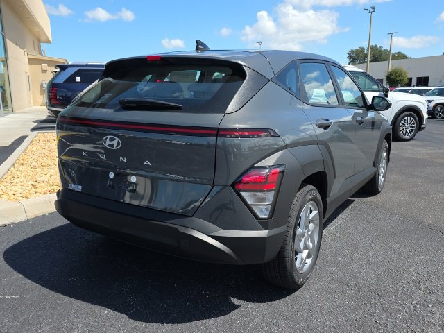 New 2027 Hyundai Kona SE FWD image 4