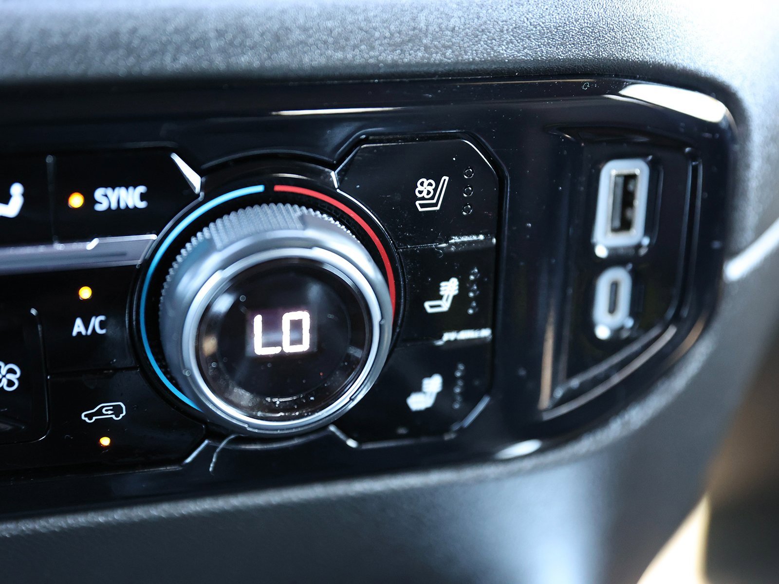 Certified 2023 Chevrolet Silverado 1500 High Country w/ Z71 Off-Road Package image 33