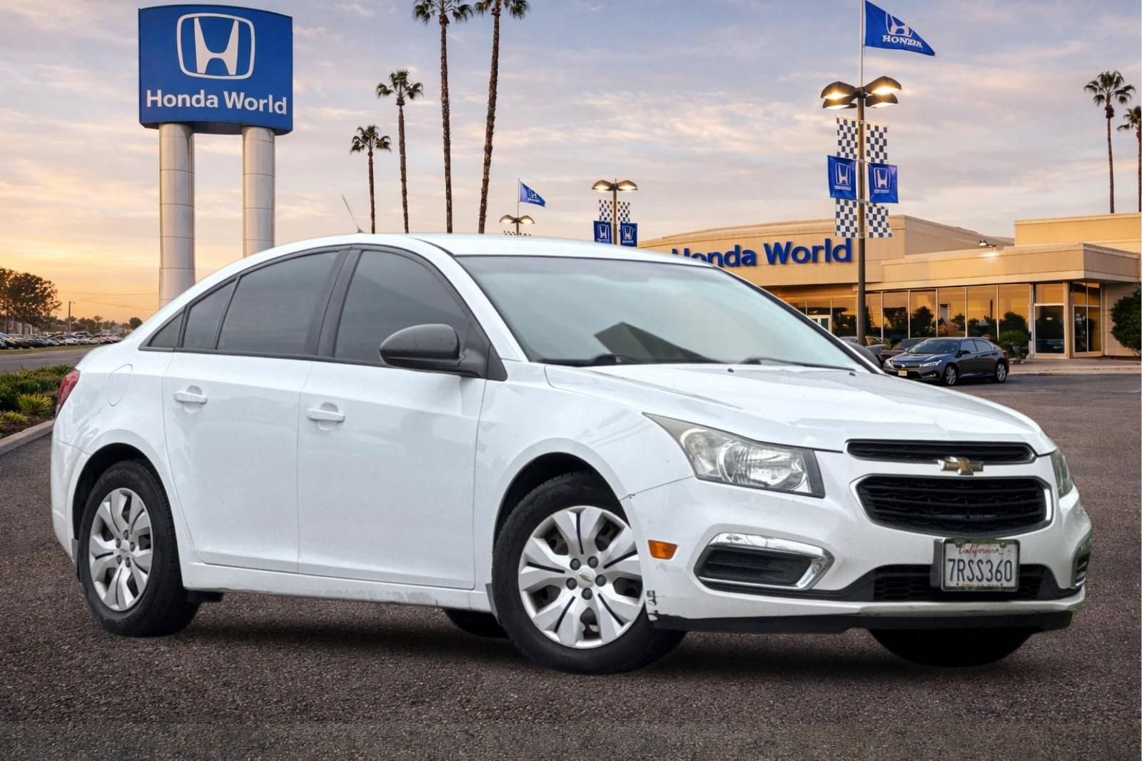Used 2016 Chevrolet Cruze LS FWD image 2