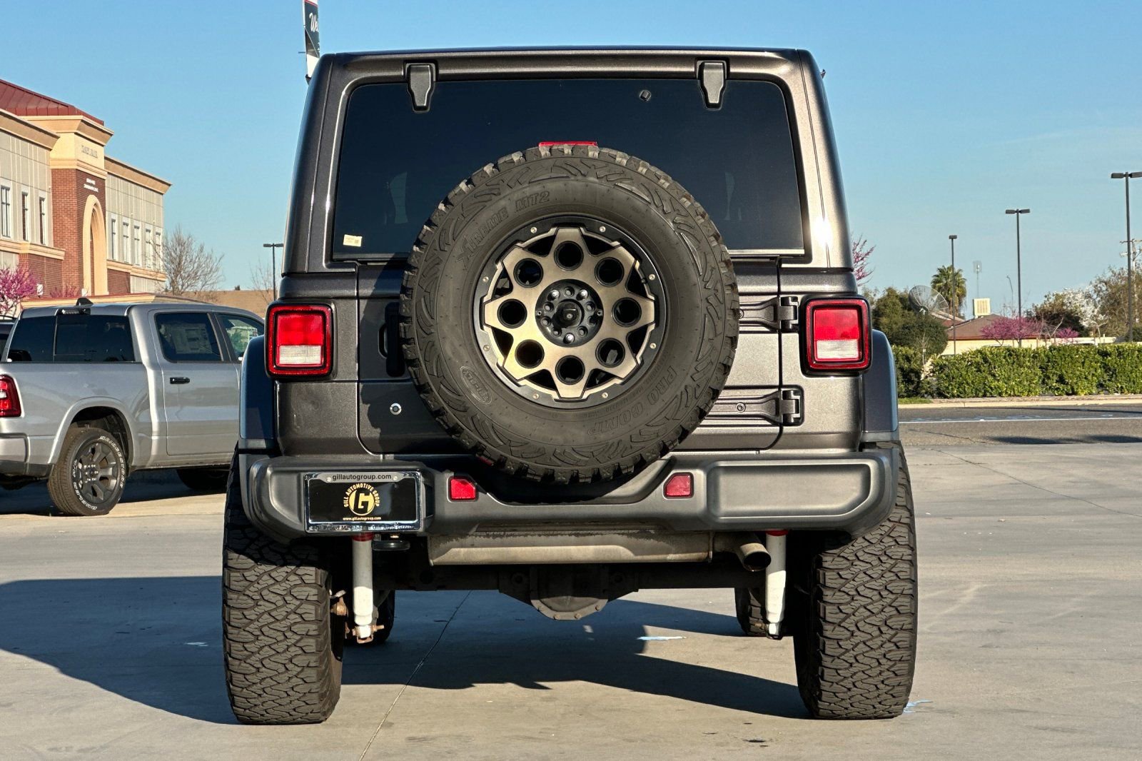 Used 2019 Jeep Wrangler Unlimited Sahara image 5