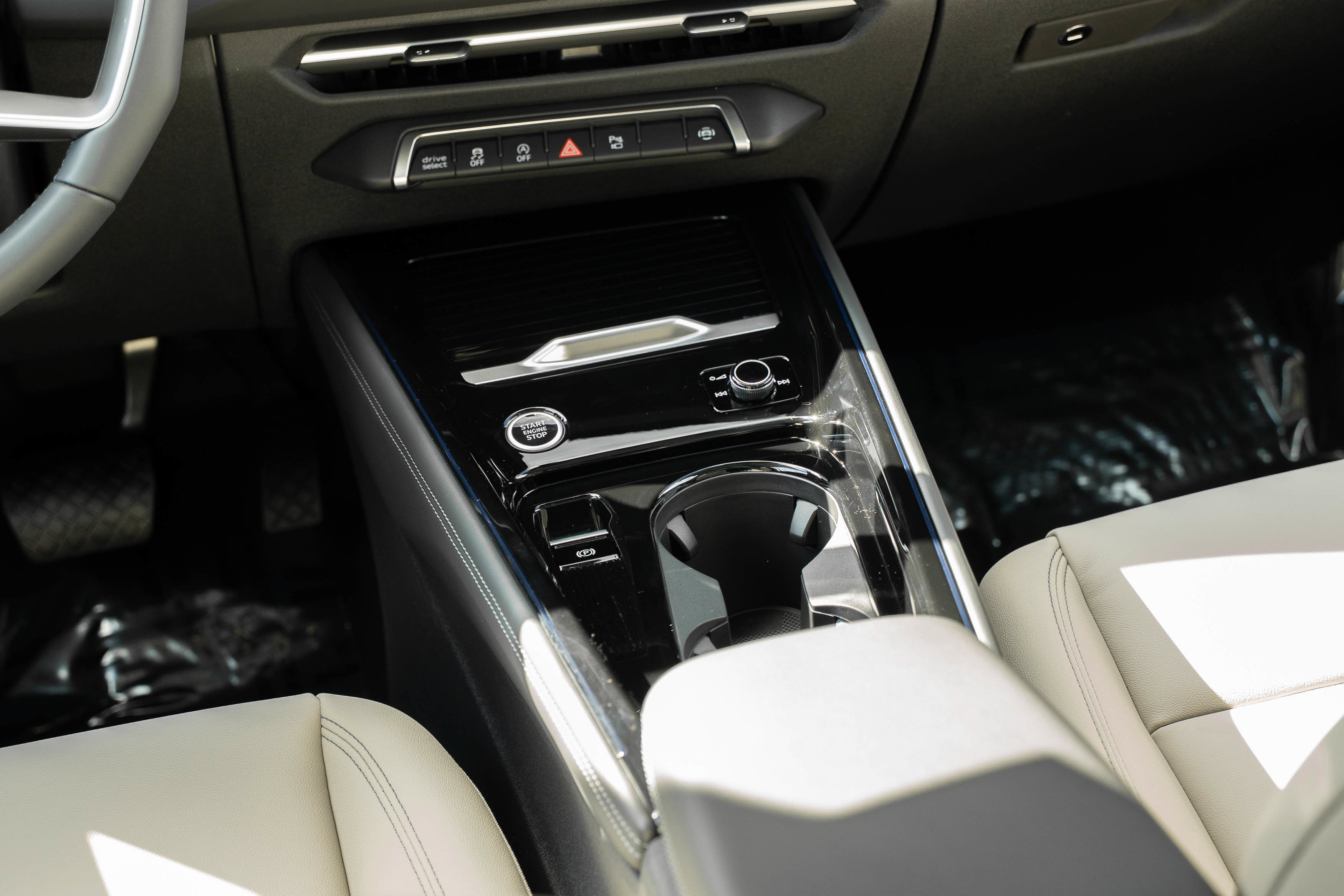 New 2026 Audi Q3 quattro 2.0T AWD/4WD image 11