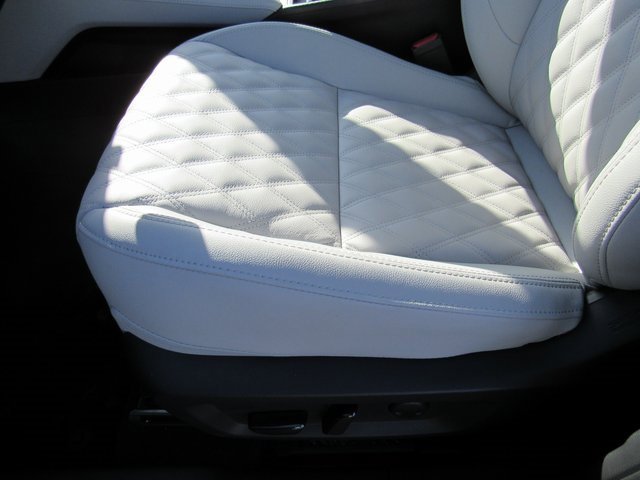 New 2025 Mitsubishi Outlander SEL image 14