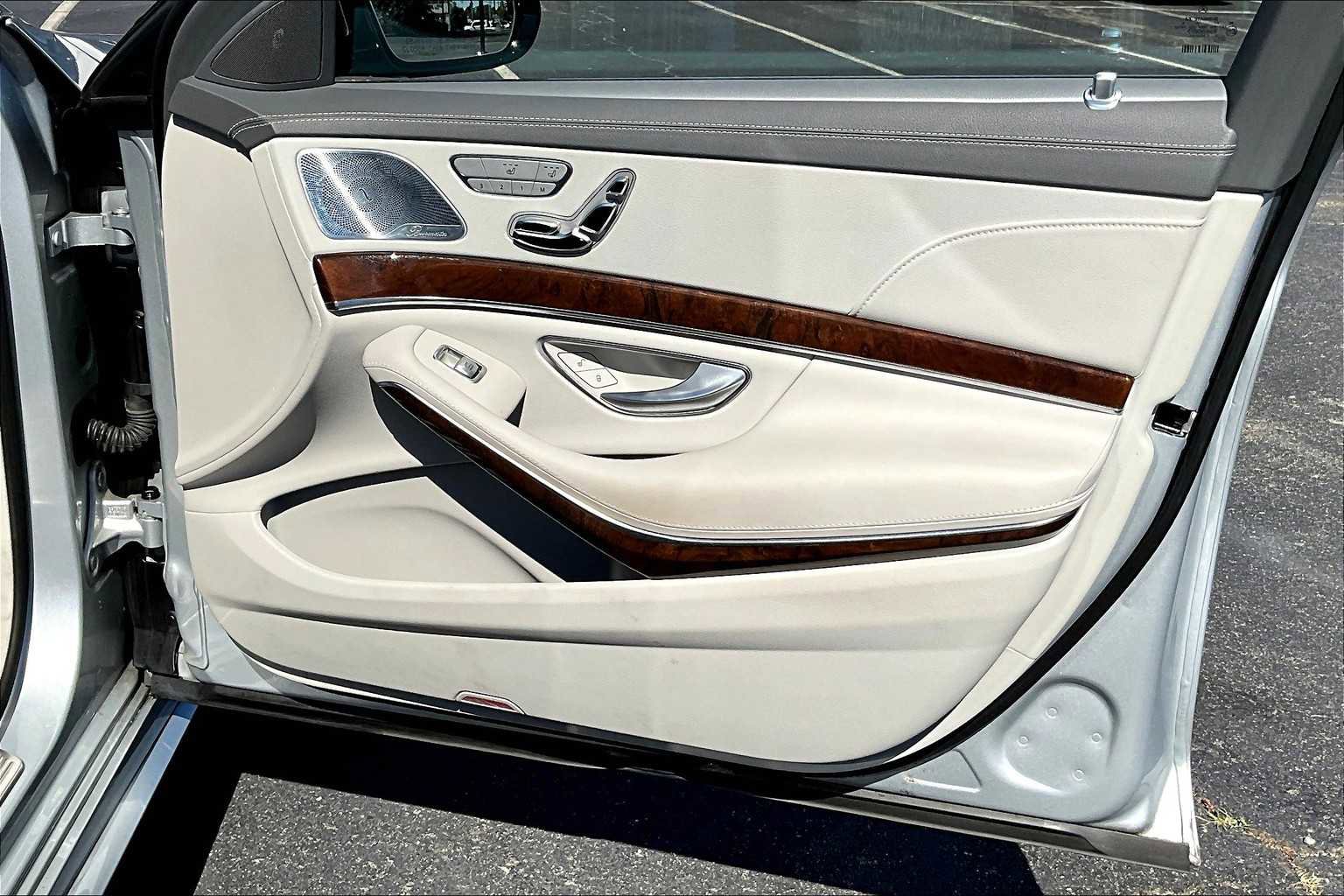 Used 2015 Mercedes-Benz S 550 Sedan image 23
