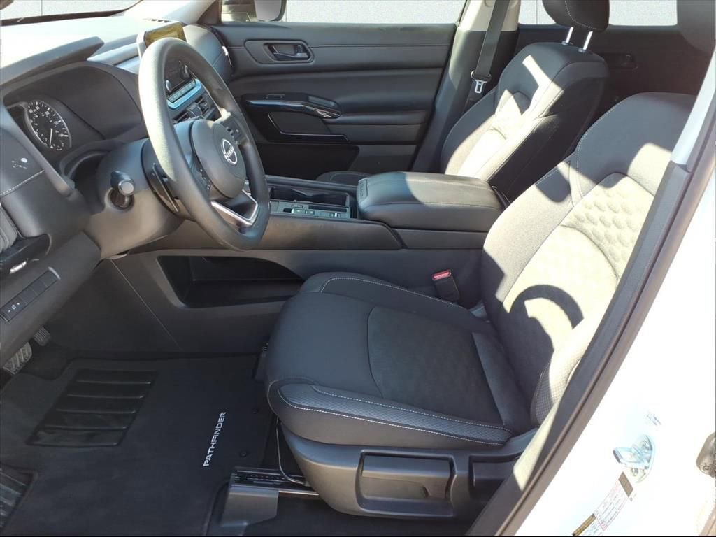 Used 2024 Nissan Pathfinder S image 14