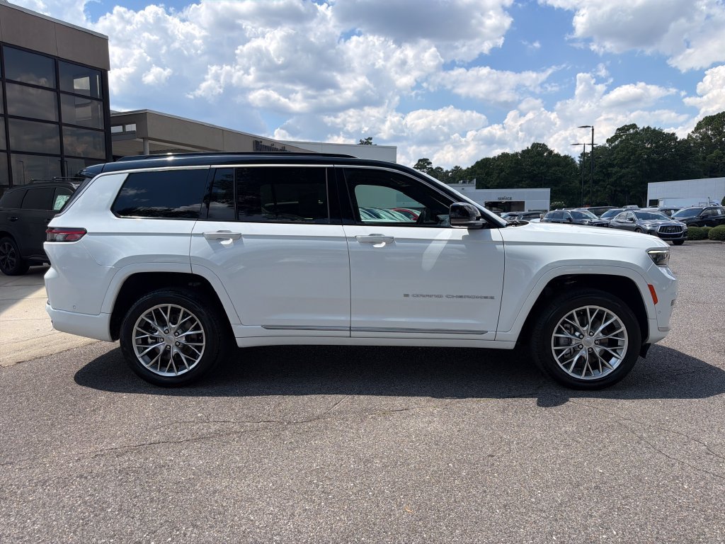 Used 2024 Jeep Grand Cherokee L Summit AWD/4WD image 13