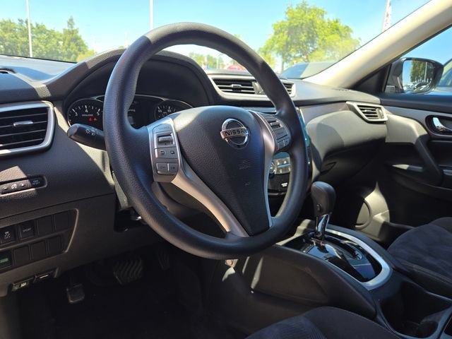 Used 2015 Nissan Rogue S FWD image 12