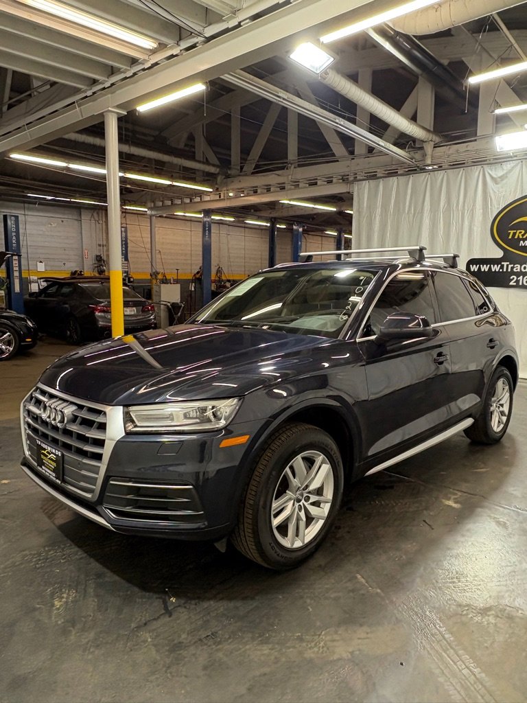 Used 2020 Audi Q5 2.0T Premium w/ Convenience Package image 3
