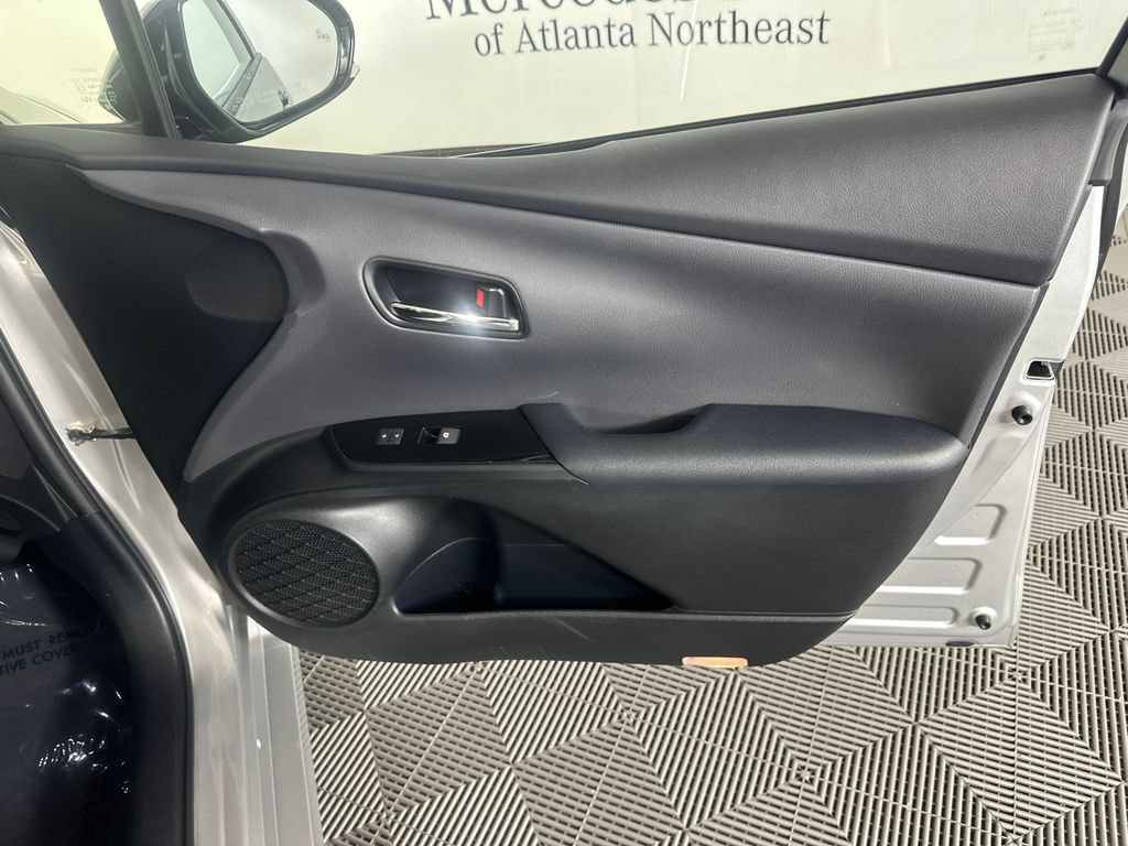 Used 2017 Toyota Prius Prime Advanced FWD image 14