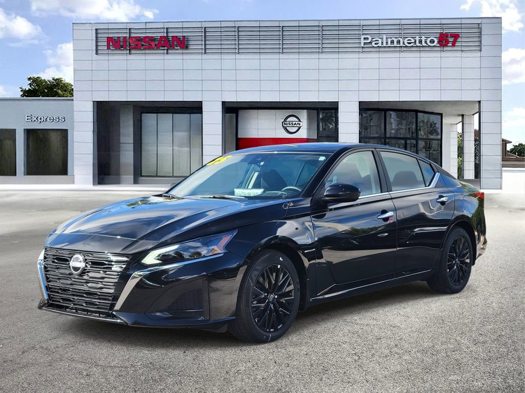 Used 2025 Nissan Altima 2.5 SV w/ SV Special Edition Package image 4