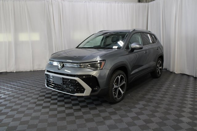 New 2025 Volkswagen Taos SEL image 28