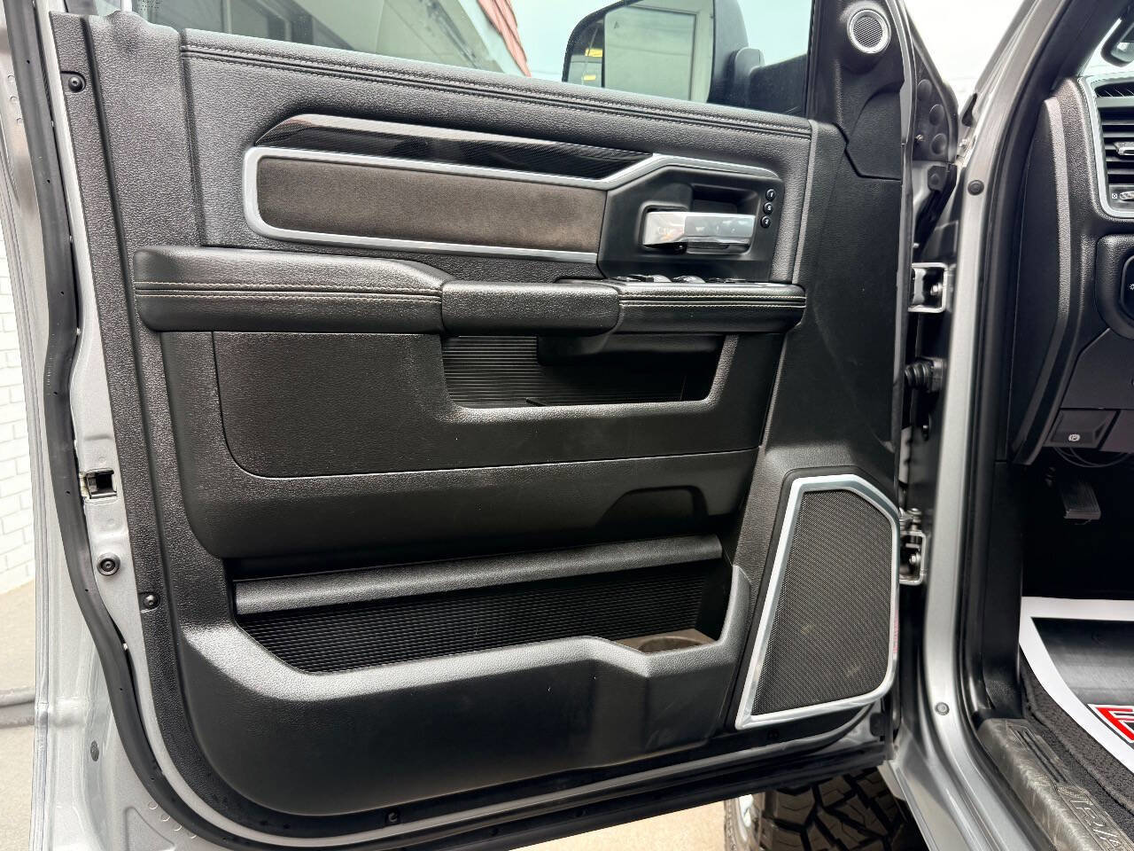 Used 2020 RAM 3500 Laramie AWD/4WD image 18