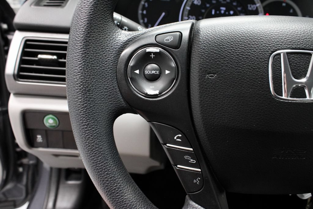 Used 2013 Honda Accord LX image 28
