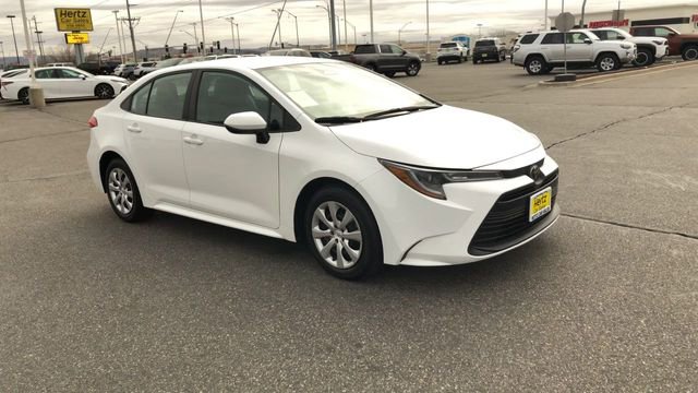 Used 2024 Toyota Corolla LE image 2