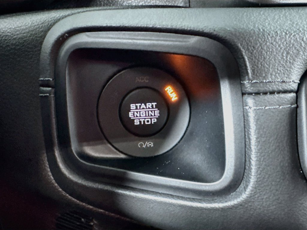 Used 2024 Jeep Wrangler Unlimited Sahara AWD/4WD image 19